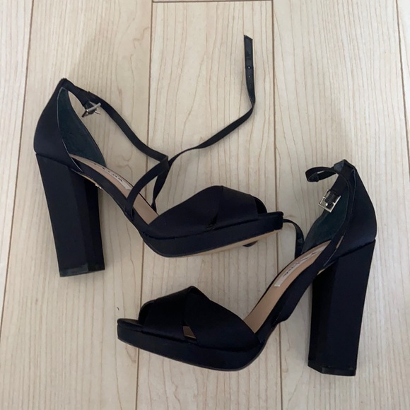 NINA BLOCK HEEL SANDAL - Picture 1 of 3
